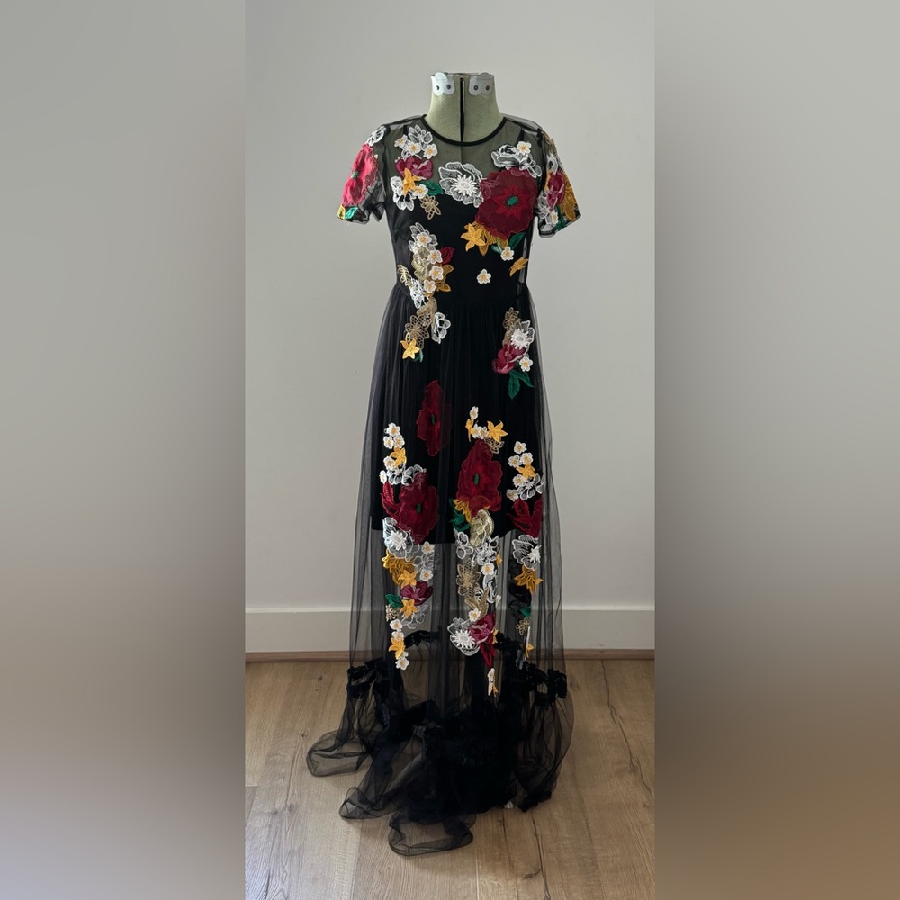 L'ATISTE | Black Embroidered Maxi | S